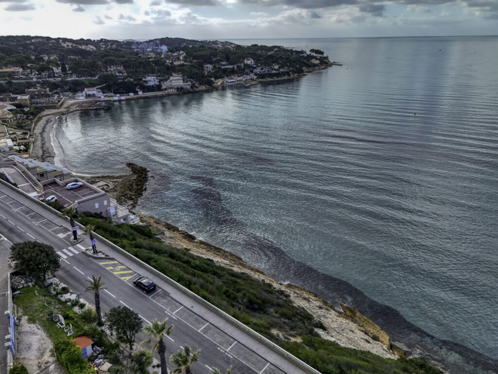 A vendre SANARY-SUR-MER (83), villa vue mer de 270 m2 sur 97 – 12 pièces – 8 chambres – 270 m²