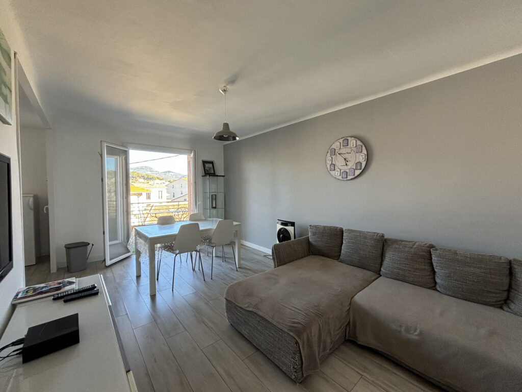 Sanary Centre 3 pièces à deux pas du port – 3 pièces – 2 chambres – 62 m²