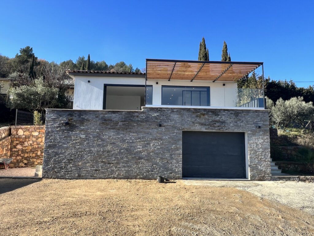 Villa individuelle neuve avec jaccuzi – 5 pièces – 4 chambres – 148 m²