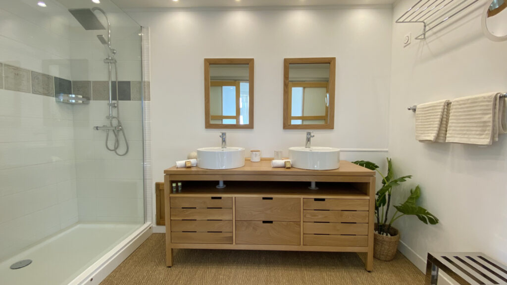 ‘MAJESTUEUX’ – DEMEURE D’EXCEPTION DE 350M2 AVEC BASSIN EN P – 8 pièces – 4 chambres – 350 m²