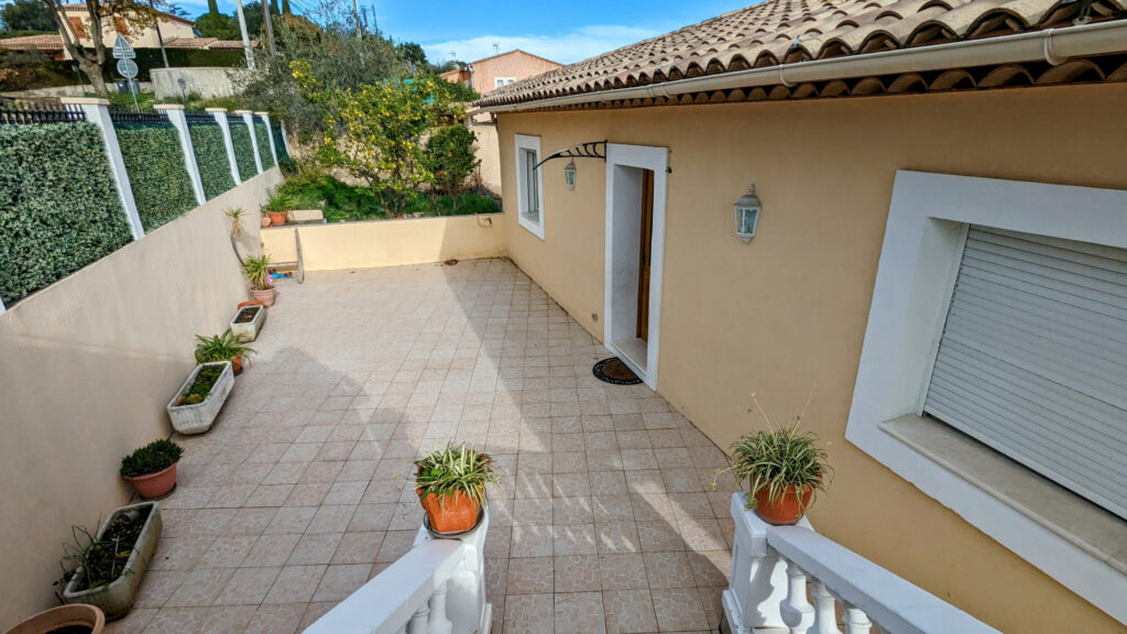 Maison de 166.8 m2 sur un terrain de 7054m2 – La Gaude (0661 – 7 pièces – 5 chambres – 166.8 m²