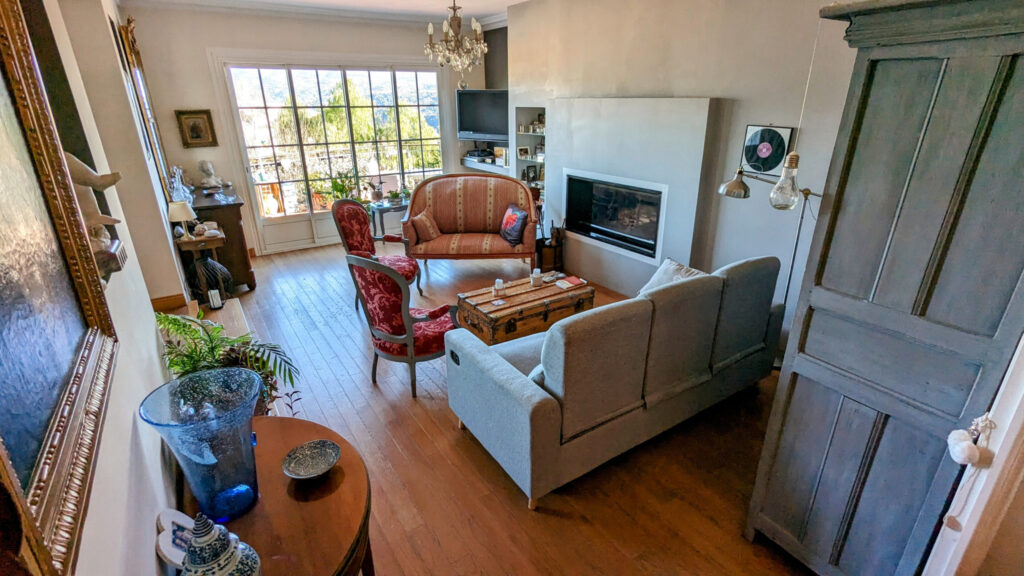 Maison d’architecte de 161,05 m2 – Gattières (06510) – 6 pièces – 4 chambres – 161 m²