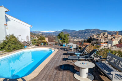 Maison d&rsquo;architecte de 161,05 m2 – Gattières (06510) – 6 pièces – 4 chambres – 161 m²