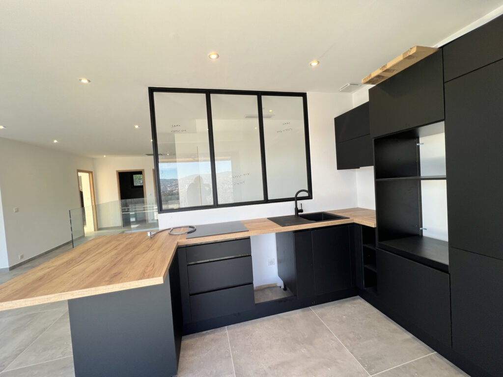 Villa individuelle neuve avec jaccuzi – 5 pièces – 4 chambres – 148 m²