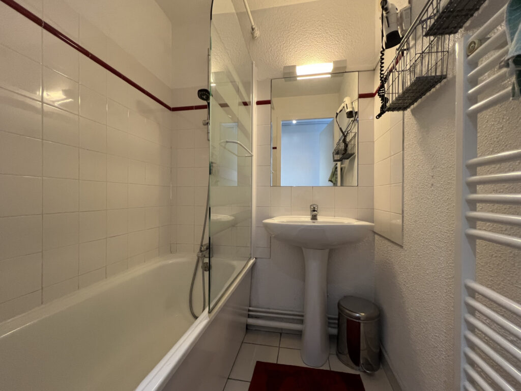 EN EXCLUSIVITE AUX 2 ALPES ! – 2 pièces – 1 chambre – 28 m²