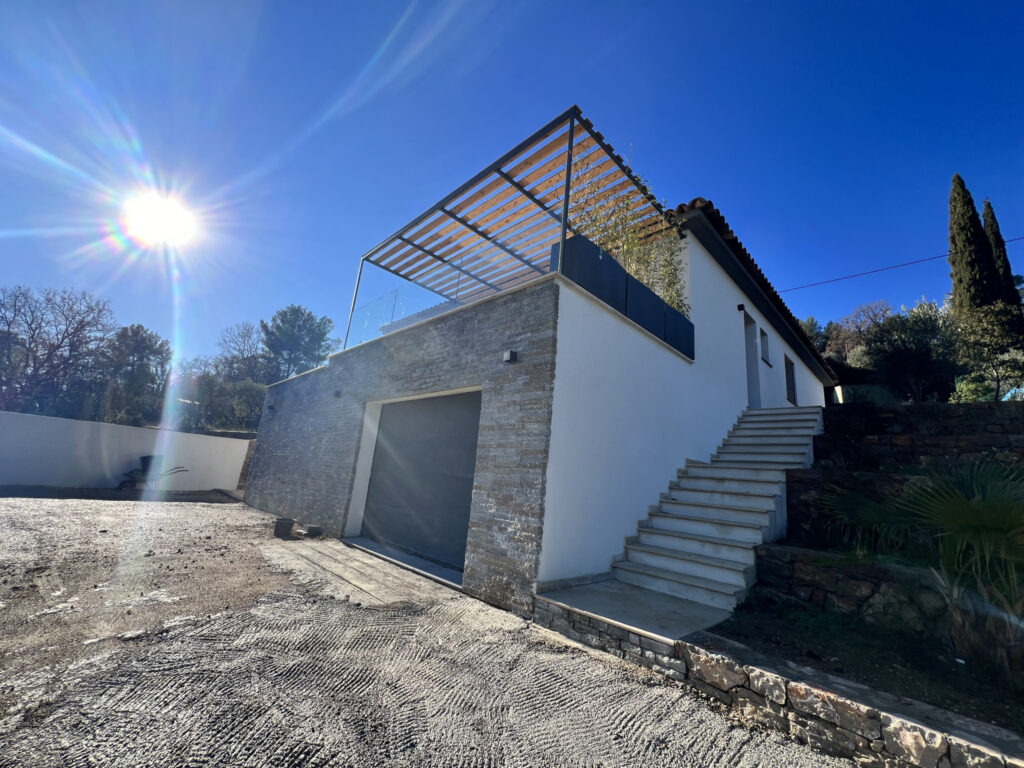 Villa individuelle neuve avec jaccuzi – 5 pièces – 4 chambres – 148 m²