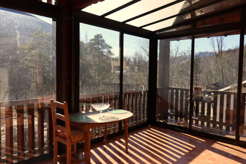 Maison 400 m2 avec commerce – 9 pièces – 5 chambres – 228 m²