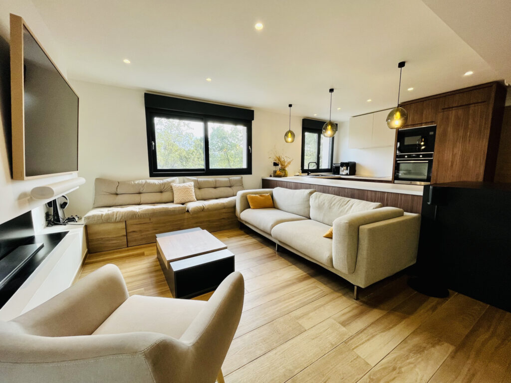 Maison 140 m2 habitables sur 1600 m2 de terrain  – 6 pièces – 4 chambres – 140 m²