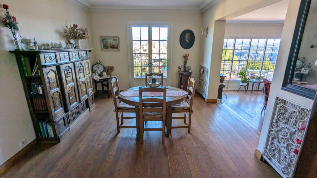 Maison d’architecte de 161,05 m2 – Gattières (06510) – 6 pièces – 4 chambres – 161 m²