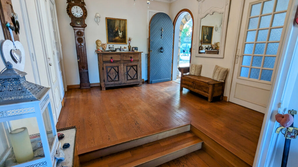 Maison d’architecte de 161,05 m2 – Gattières (06510) – 6 pièces – 4 chambres – 161 m²