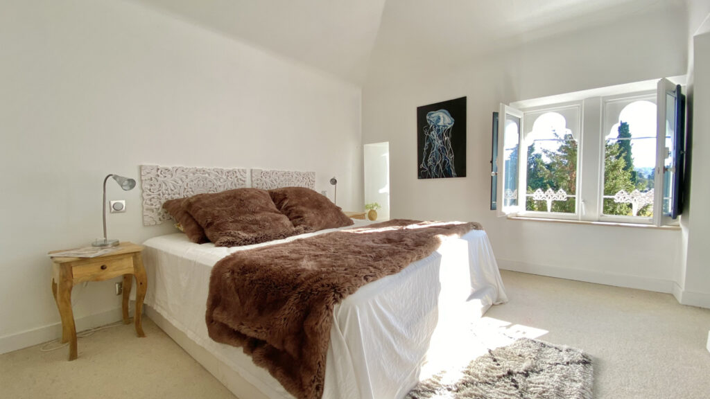 ‘MAJESTUEUX’ – DEMEURE D’EXCEPTION DE 350M2 AVEC BASSIN EN P – 8 pièces – 4 chambres – 350 m²