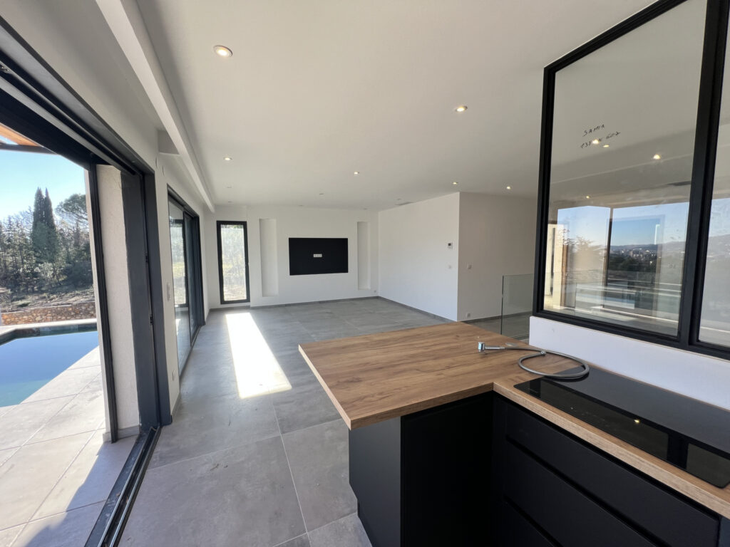 Villa individuelle neuve avec jaccuzi – 5 pièces – 4 chambres – 148 m²