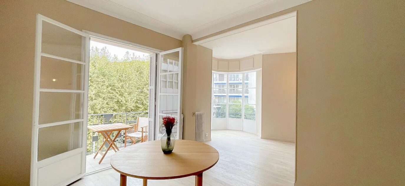 Nice, Victor Hugo, à vendre bel appartement avec balcons. – 2 pièces – 1 chambre – NR voyageurs – 60.02 m²
