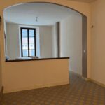 Centre ville Vaste appartement su 2 étage a rénover – 6 pièces – 3 chambres – 8 voyageurs – 107 m²