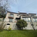 “Villa provençale en pierre avec vue mer et jardin de 2000m2, idéale pour bnb, Tourrettes-sur-Lou – 7 pièces – 5 chambres – 8 voyageurs – 300 m²