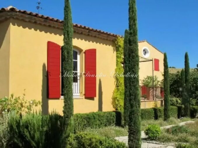 pr. Lourmarin, villa provencale au milieu des vignes – 4 pièces – 3 chambres – 160 m²