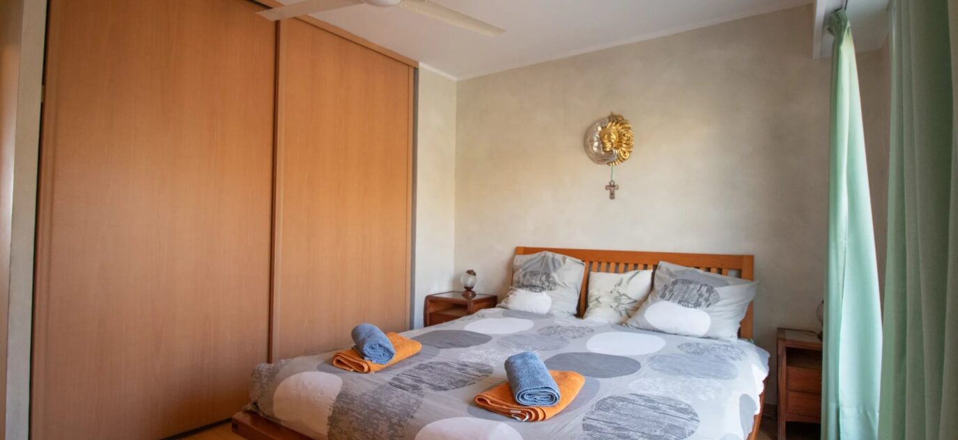 Menton, à vendre, appartement en front de mer avec vue sur la mer – 3 pièces – 2 chambres – NR voyageurs – 72.62 m²