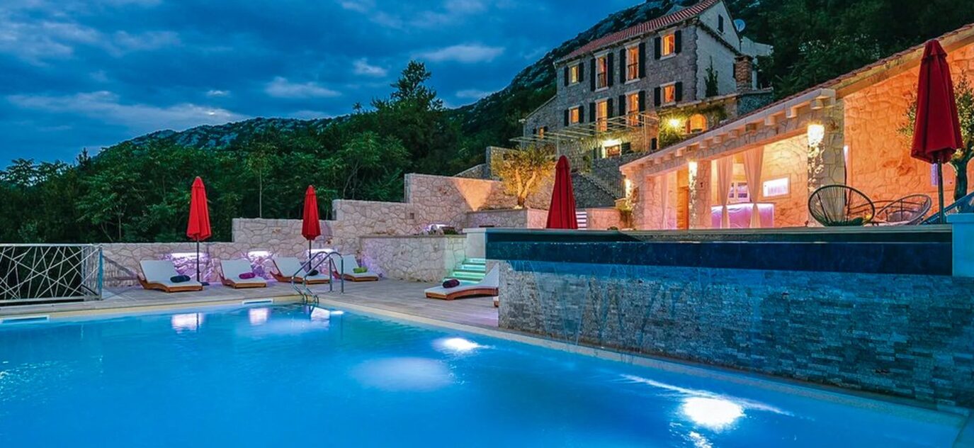 Splendide Villa en pierre blanche située à la Péninsule de Peljesac – 5 pièces – 4 chambres – 330 m²