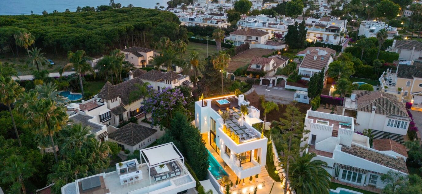 Splendide villa moderne de luxe située à Marbella – 7 pièces – 5 chambres – 470 m²