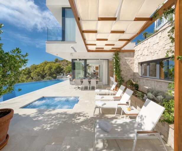 Villa moderne avec vue sur la mer à Hvar – 7 pièces – 4 chambres – 195 m²