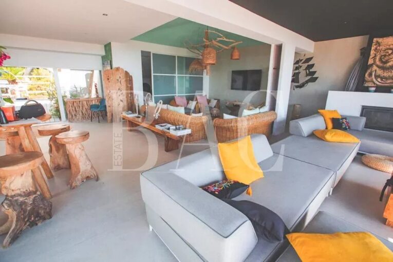 Sainte-Maxime, superbe propriété moderne de 2 villas avec vue mer panoramique. – 11 pièces – 8 chambres – 14 voyageurs – 400 m²