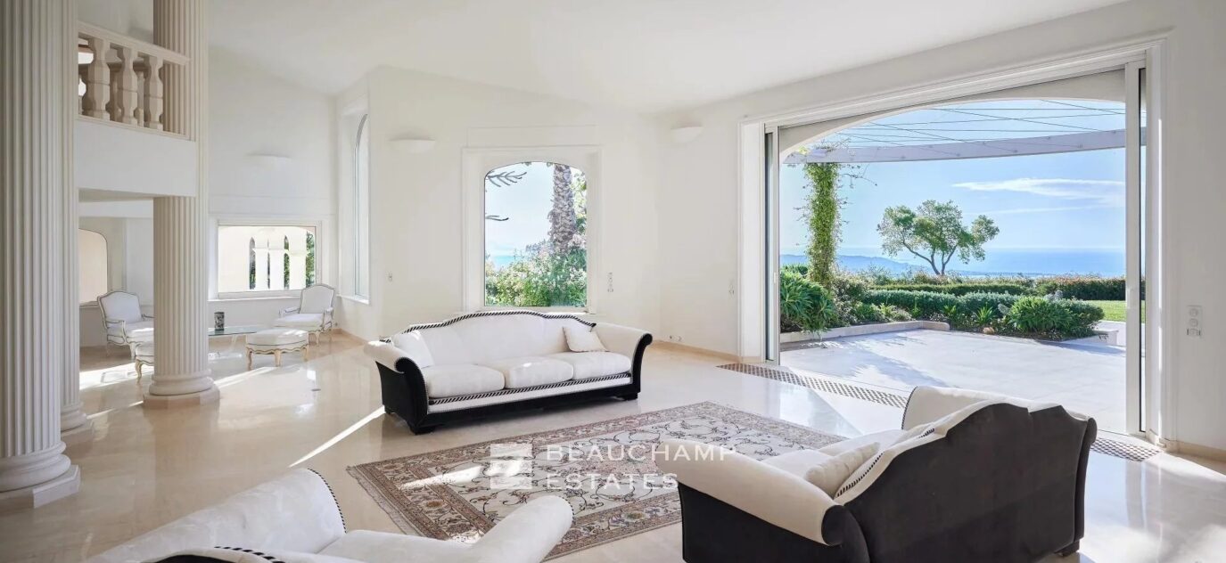 Superbe Villa entre ciel et mer avec vue imprenable sur la baie de Cannes – 10 pièces – 9 chambres – NR voyageurs – 870 m²