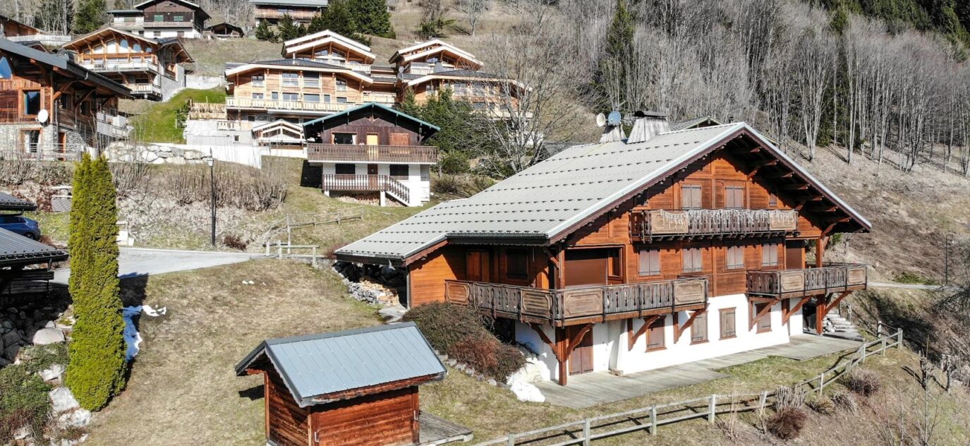 Superbe double chalets avec une vue panoramique sur le village des Gets et les pistes de ski – 12 pièces – 10 chambres – 8 voyageurs – 292 m²