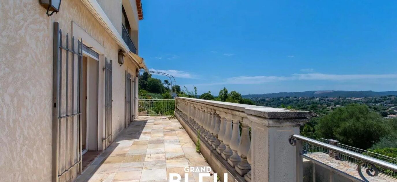 St Paul de Vence : Villa familiale avec piscine et vue panoramique – 7 pièces – 4 chambres – 14 voyageurs – 181 m²
