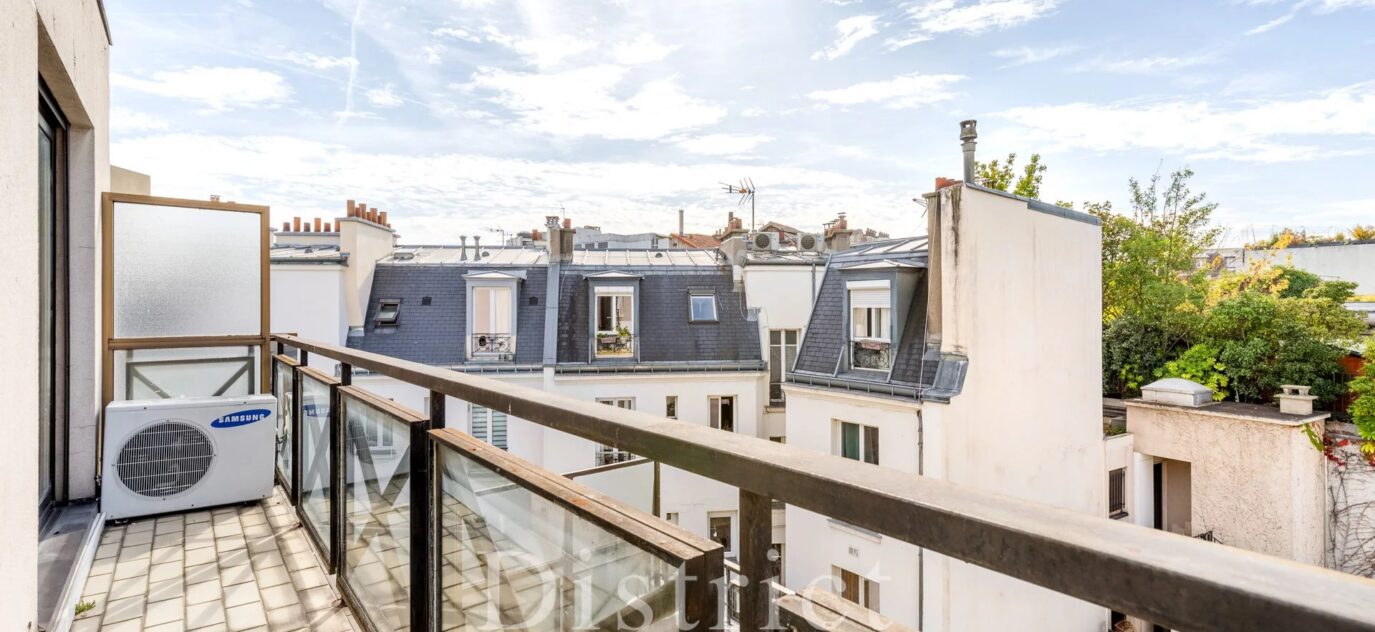 Auteuil / Duplex au dernier étage de 130m² avec terrasses de 62m² et balcon de 12m²! 2, 3 ou 4 chambres possibles. Calme, soleil et vues dégagées. – 5 pièces – 3 chambres – 130 m²