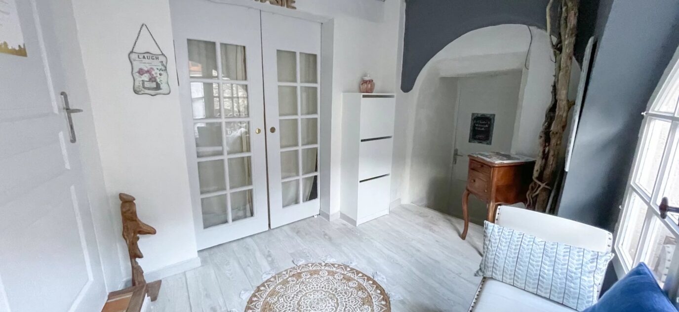 Roquebrune-Cap-Martin à vendre charmante maison d’hôtes avec spa – 6 pièces – 2 chambres – 8 voyageurs – 170 m²