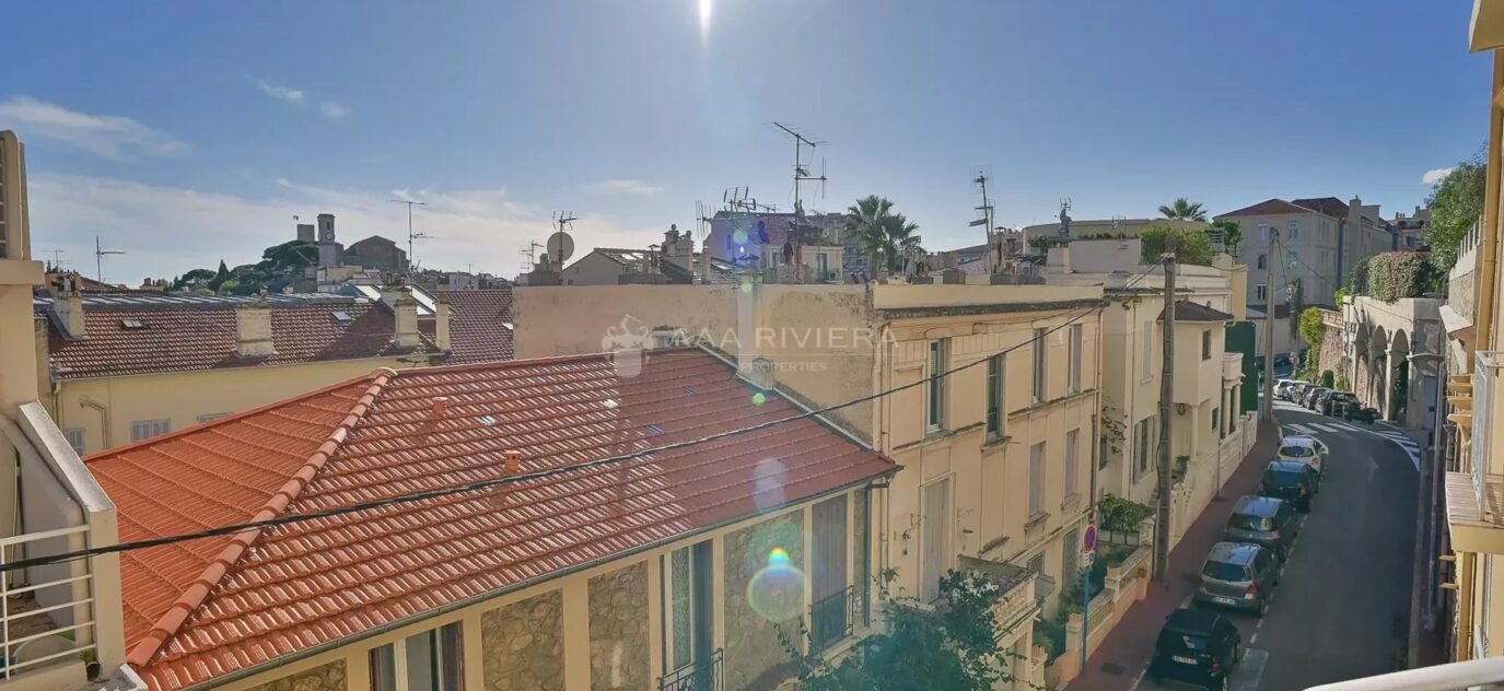 Exclusivité – Cannes Petit Juas –  Superbe appartement avec balcon à 5 minutes du centre – 3 pièces – 2 chambres – 14 voyageurs – 60 m²