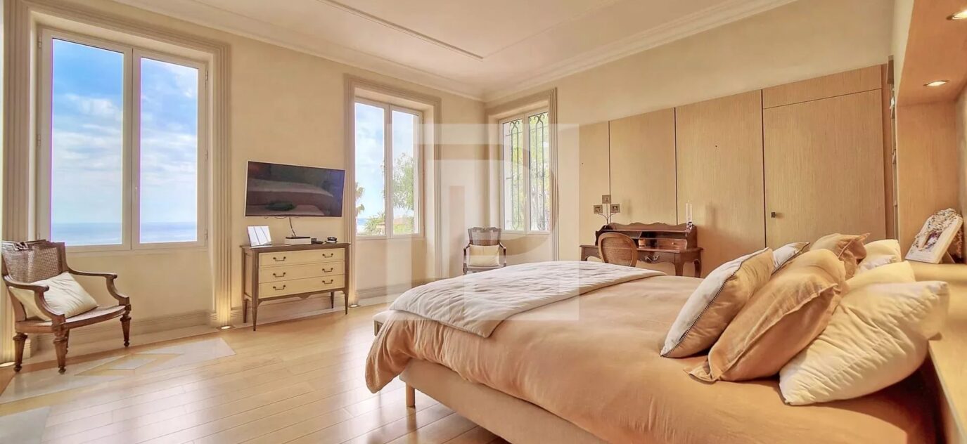 Villa de Prestige avec vue mer à couper le souffle – 7 pièces – 5 chambres – 6 voyageurs – 280 m²