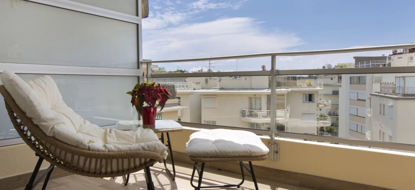 CANNES PALM BEACH – Appartement dernier étage 2 pièces avec terrasse SUD – 2 pièces – 1 chambre – 34.45 m²