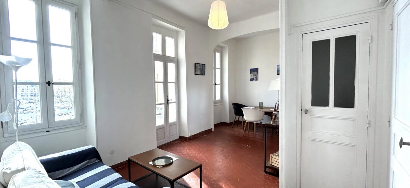 Appartement T2 vue port – LA CIOTAT – 2 pièces – 1 chambre – NR voyageurs – 39.49 m²