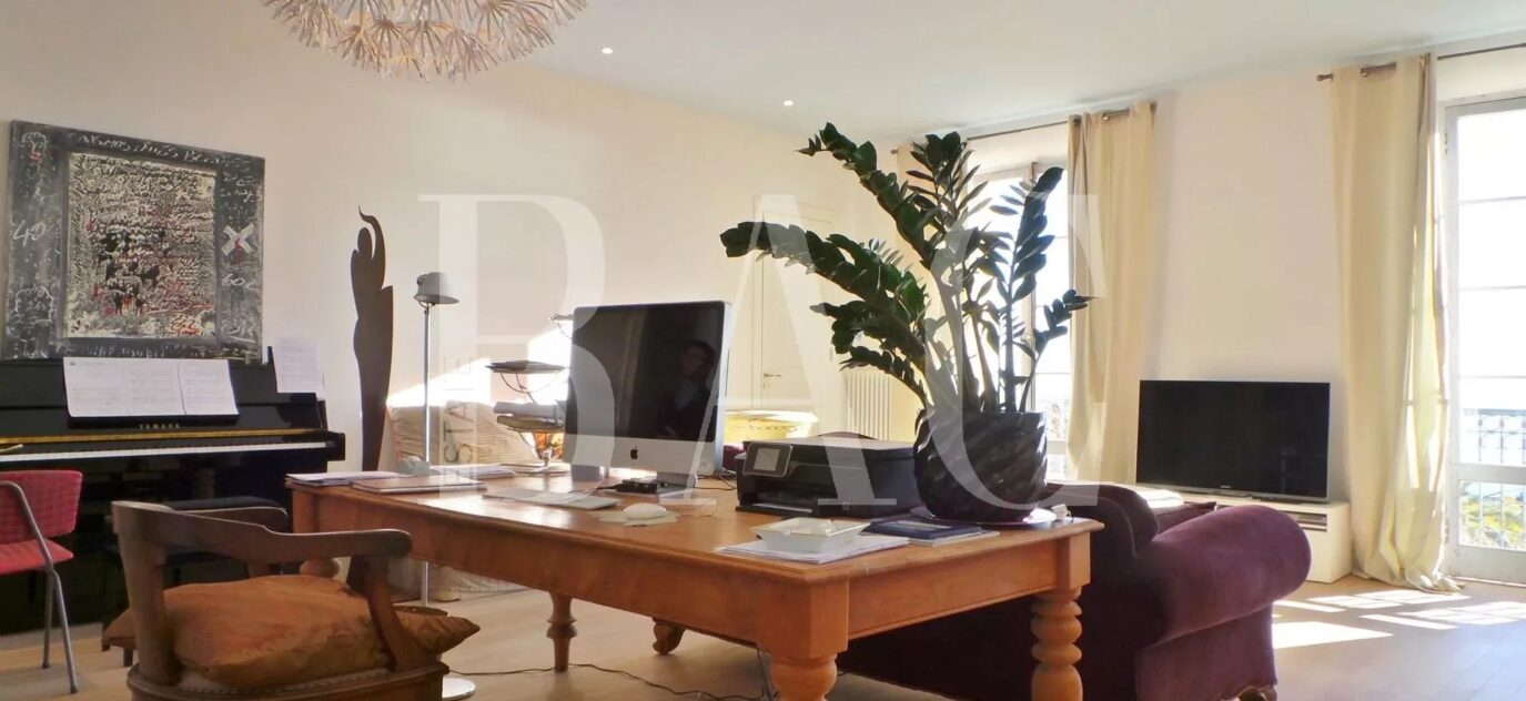 Cannes, un appartement en dessous de sa véritable valeur. – 9 pièces – 4 chambres – 280 m²