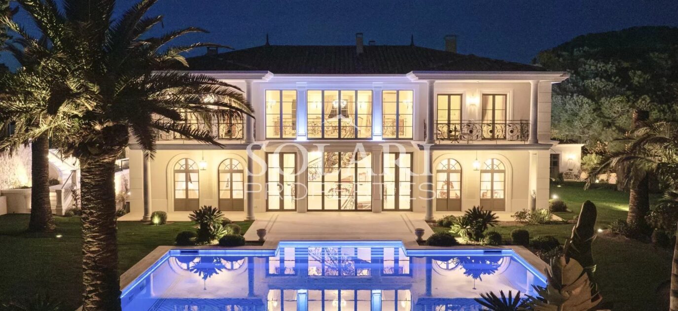 Prestigieuse villa de Maîtres à Cannes avec vue sur la mer – 12 pièces – 7 chambres – 14 voyageurs
