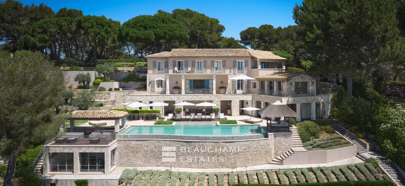 Exclusivité – Exceptionnelle Bastide Provençale sur les hauteurs de Cannes – 12 pièces – 8 chambres – 6 voyageurs – 590.11 m²