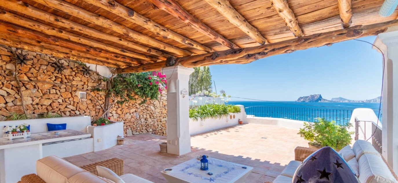 Spectaculaire villa de style méditerranéen avec vue sur la mer à portet de Moraira – 6 pièces – 5 chambres – 12 voyageurs – 530 m²