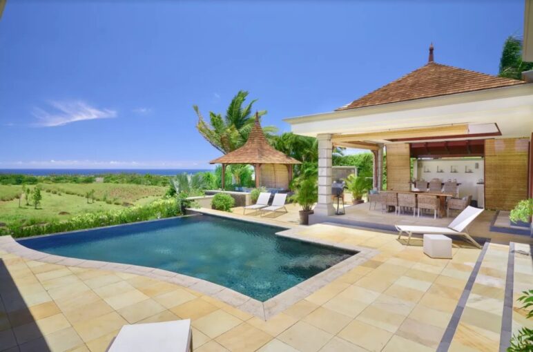 Magnifique villa avec une magnifique vue – 6 pièces – 4 chambres – 399 m²