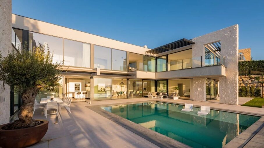 Très belle villa de luxe située à Benahavis – 7 pièces – 5 chambres – 465 m²