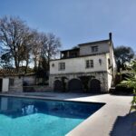 Villa provençale avec une magnifique piscine – 6 pièces – 4 chambres – 240 m²