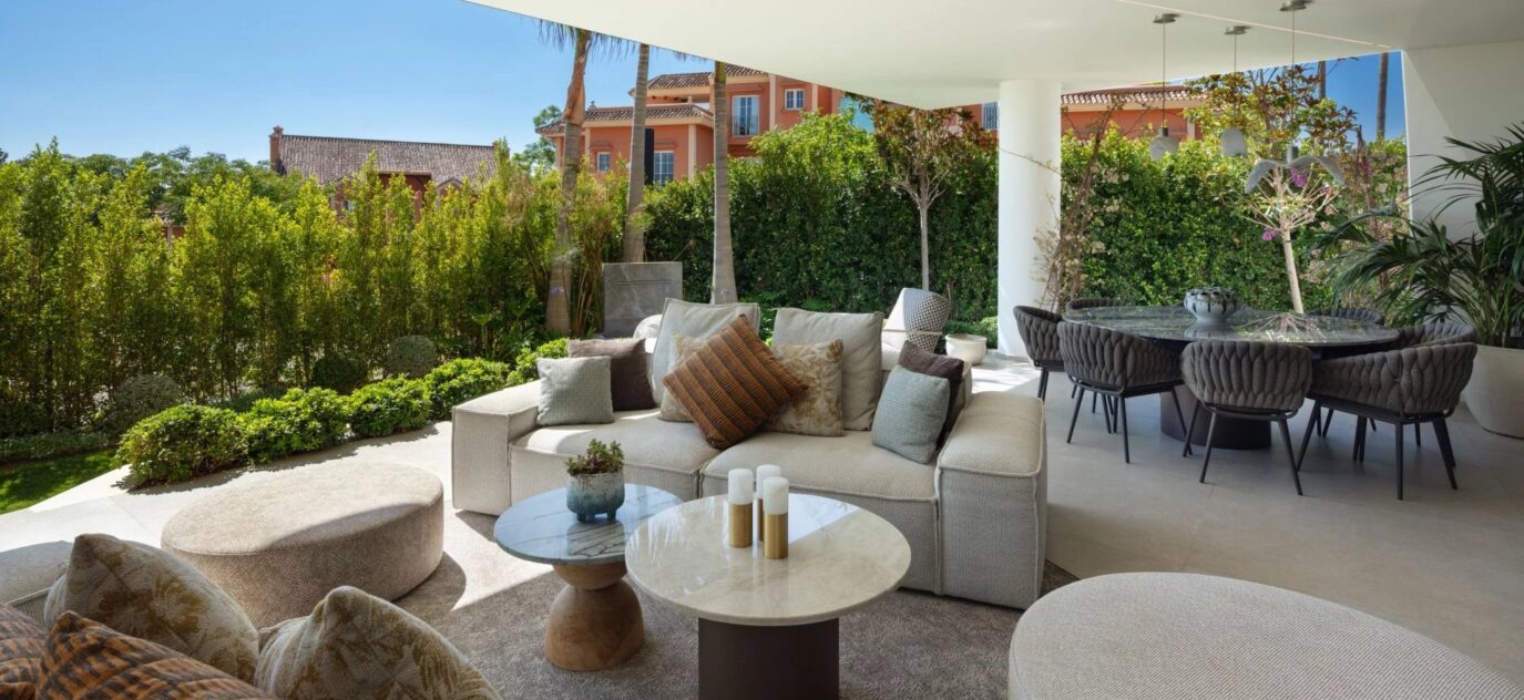 Très belle villa moderne jumelée située à Marbella – 5 pièces – 4 chambres – 489 m²