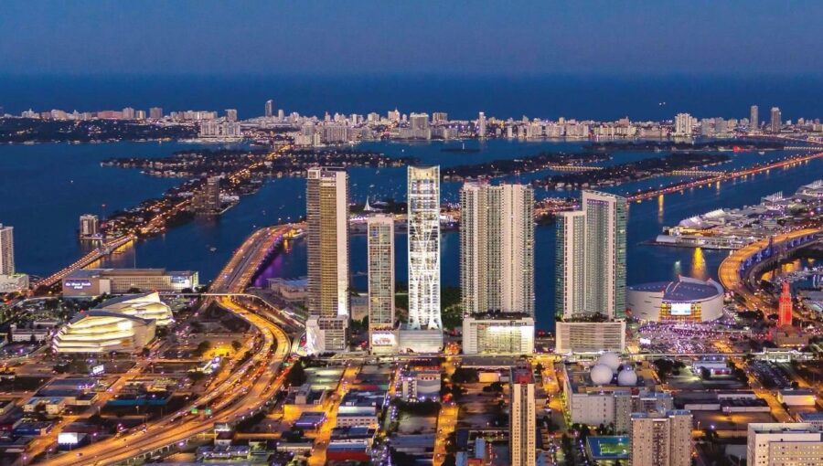 Appartement de luxe de 12 pièces en vente à BAIE DE BISCAYNE, Miami, Comté de Miami-Dade, Florida – 12 pièces – 7 chambres