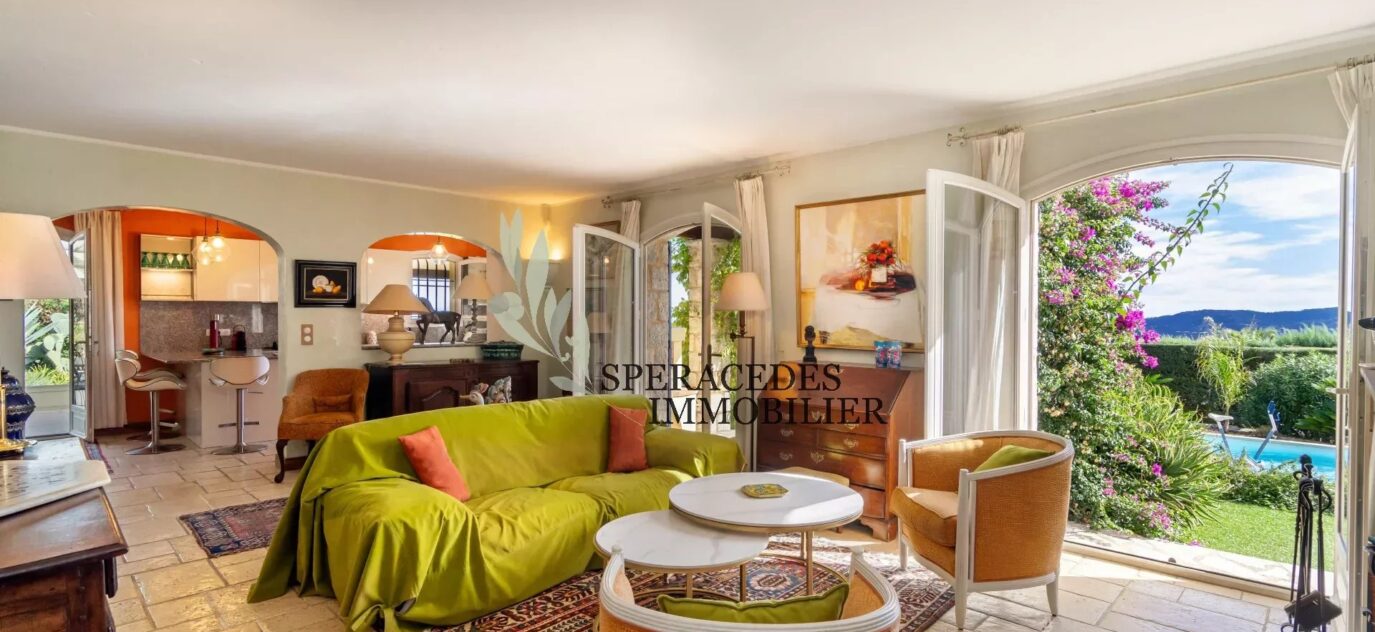 Le Tignet – Magnifique villa en pierre vue panoramique – 7 pièces – 4 chambres – 6 voyageurs – 215 m²