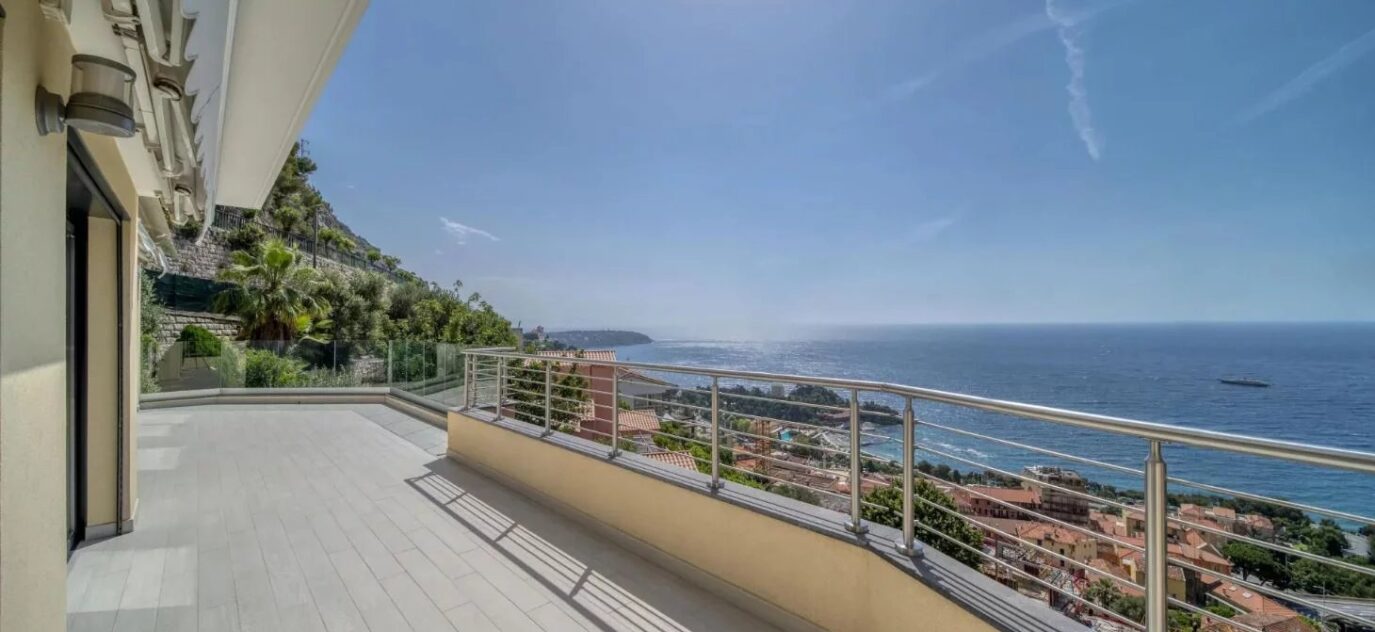 ROQUEBRUNE CAP MARTIN • Résidence Palo Alto – Nouvel Appartement d’Exception avec Vue Panoramique sur la Mer et Monaco – 4 pièces – 3 chambres – NR voyageurs