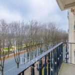 Exclusivité District – Superbe vue sur Seine pour cet appartement refait à neuf de 112m². Étage élevé, plan parfait. Balcon. Parking. – 4 pièces – 2 chambres – 112 m²
