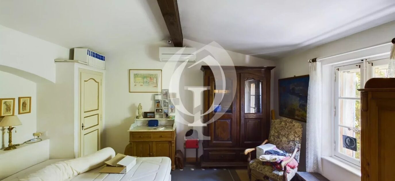 Venez découvrir cette maison provençale de caractère, un véritable coup de cœur ! – 5 pièces – 3 chambres – 2 voyageurs – 200 m²