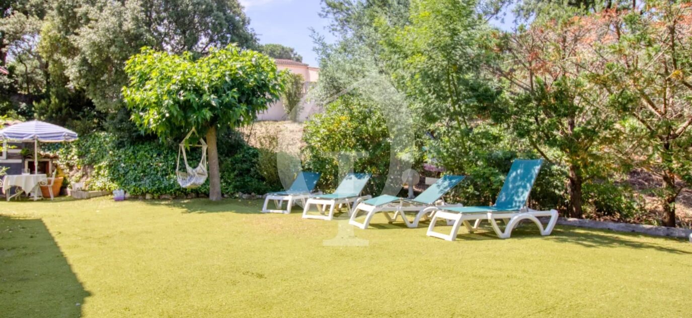 A vendre : superbe villa avec piscine et appartement indépendant – 6 pièces – 3 chambres – 2 voyageurs – 162 m²