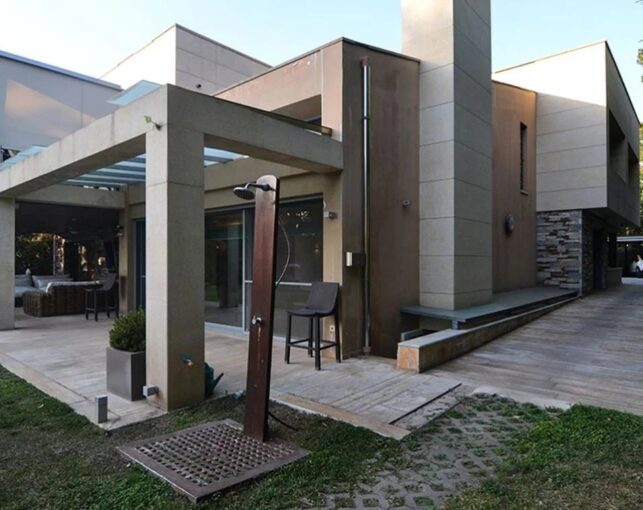 Très belle villa de luxe située à Ekali – 8 pièces – 7 chambres – 830 m²