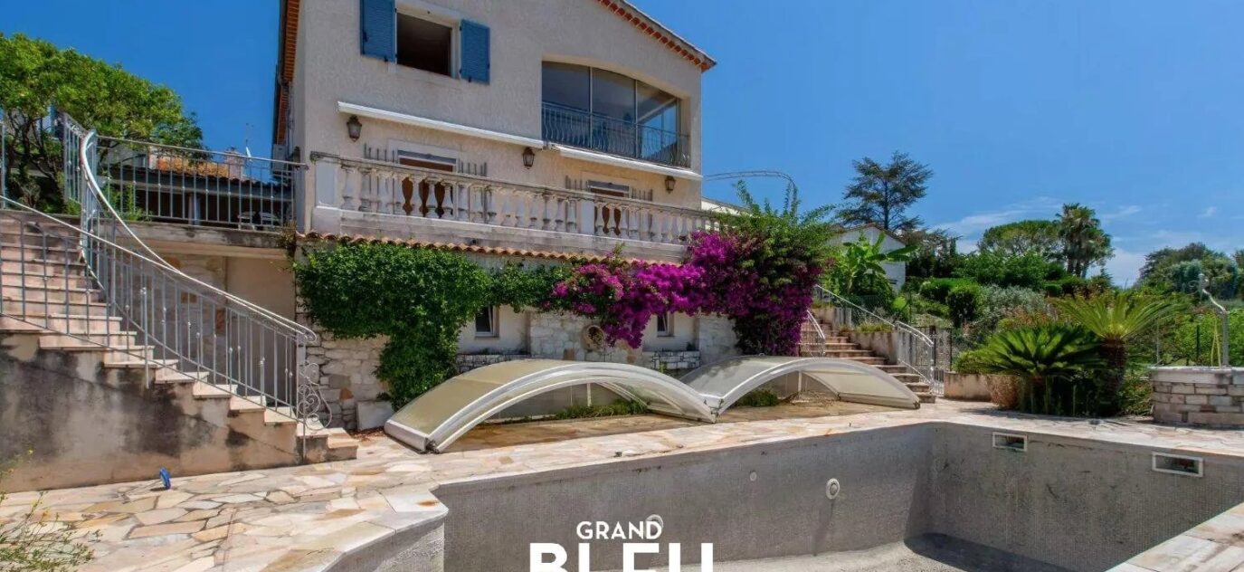 St Paul de Vence : Villa familiale avec piscine et vue panoramique – 7 pièces – 4 chambres – 14 voyageurs – 181 m²